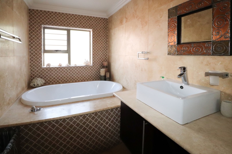 4 Bedroom Property for Sale in Wilkoppies North West